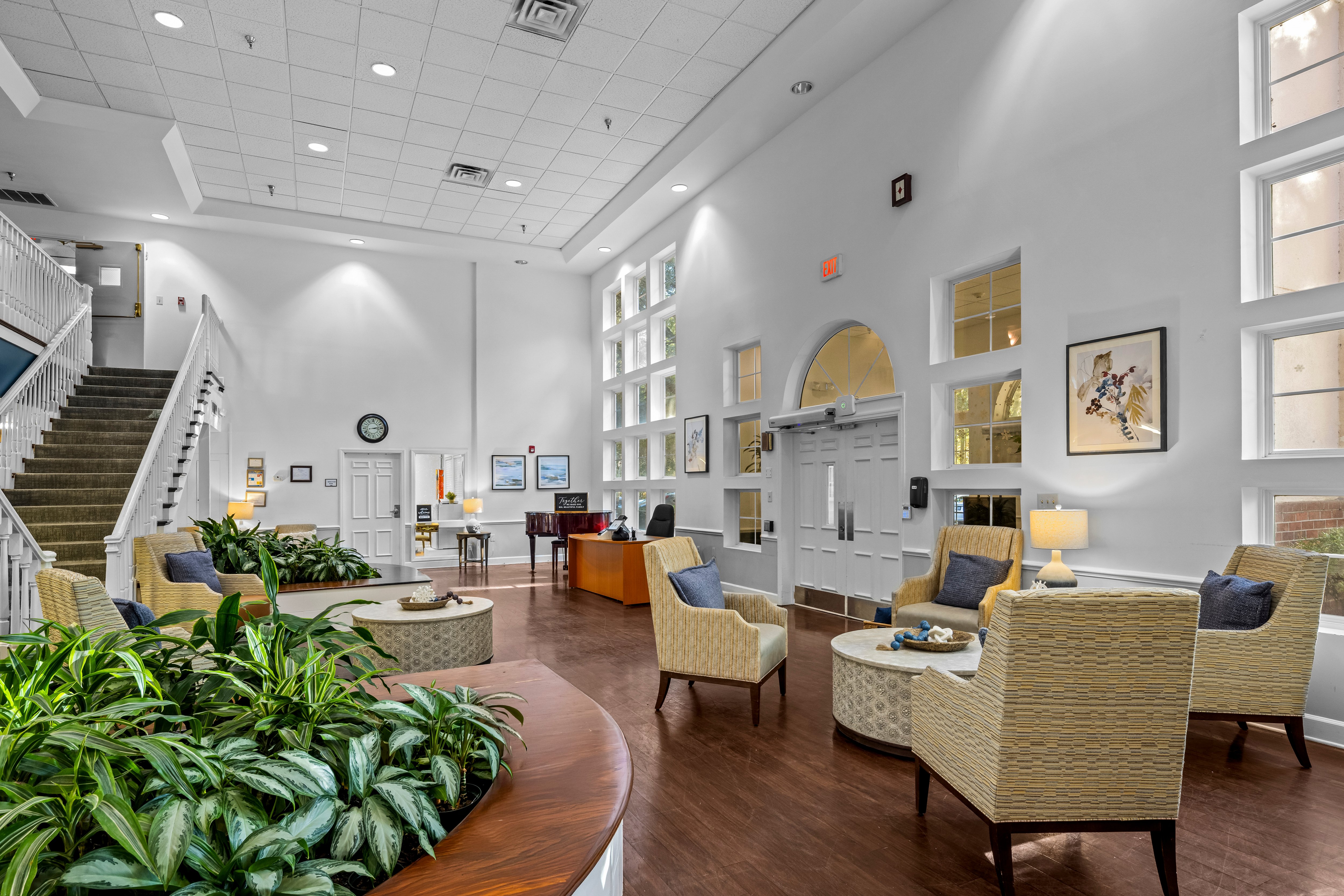svsq-savannah-square-011 Lobby Sitting Area and Staircase